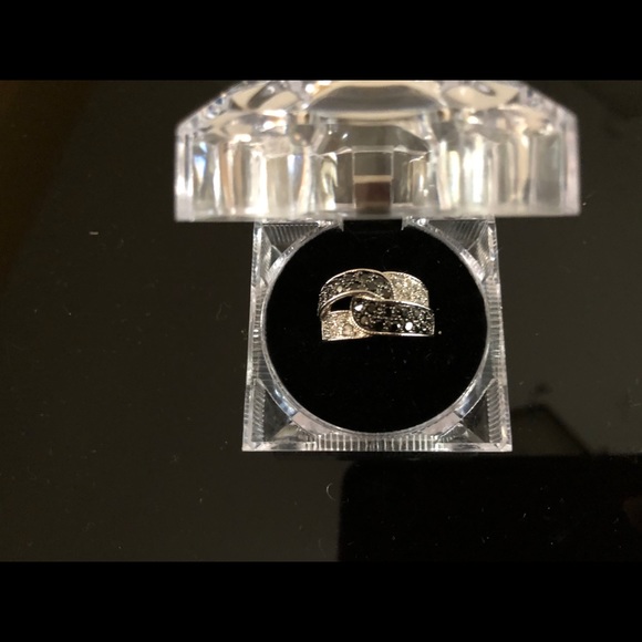 Twisted Crystal Ring, Sz 7.5 - Picture 4 of 5